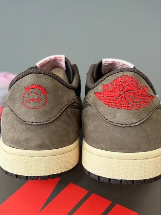 Travis Scott x Air Jordan 1 Retro Low OG  Mocha main image 7